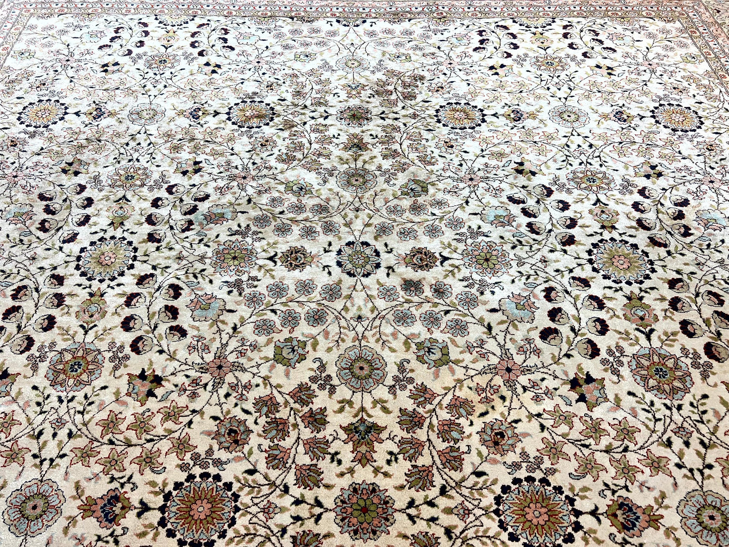 Wonderful Silk Hereke Rug 8x12, Silk Pile on Silk Foundation, Ivory/Cream, Floral Pattern, Handmade, Vintage-3