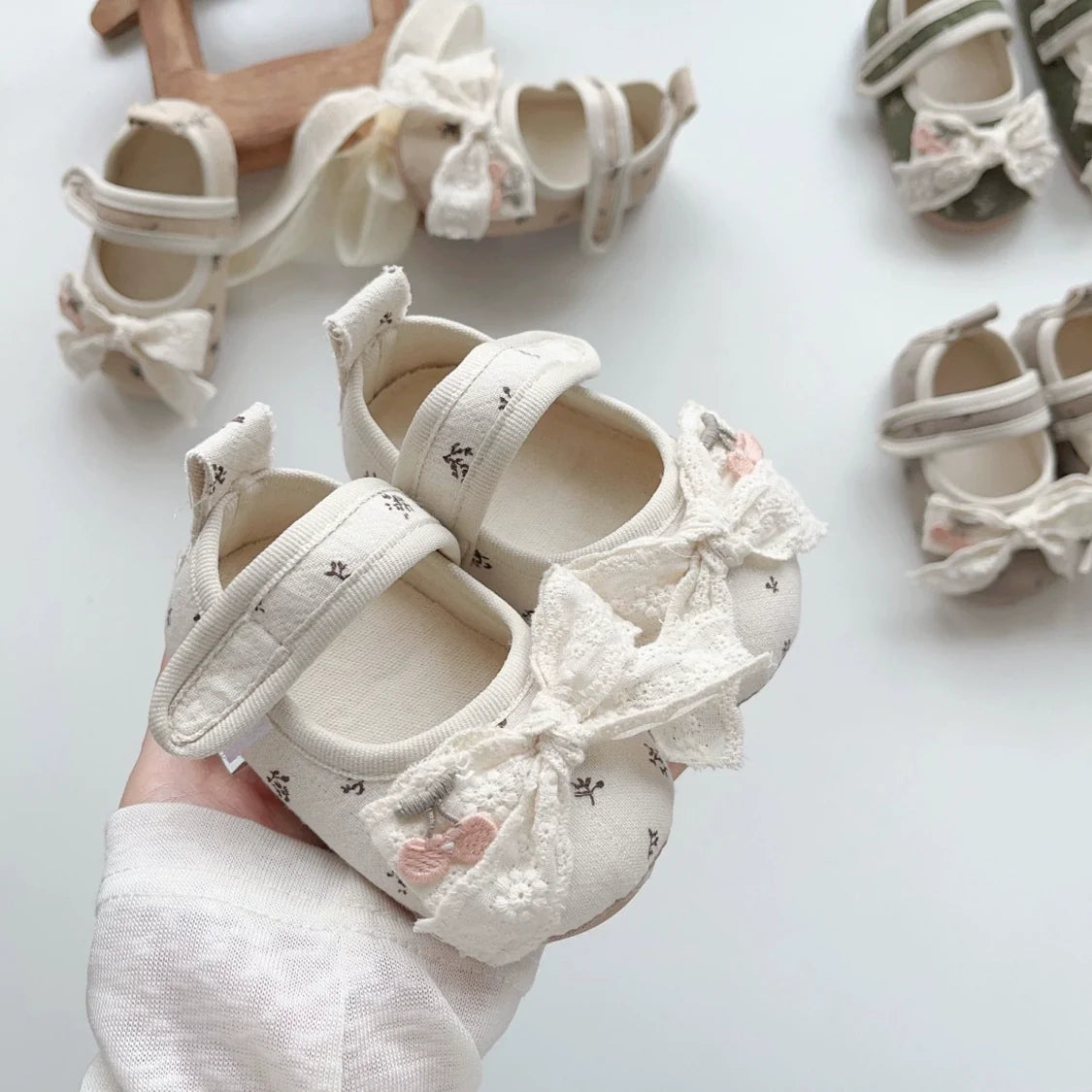 Spring and Autumn Baby Girl Fashion Floral Pattern Butterfly-bow Decorated Toddler Soft-Sole Anti-slip Walking Shoes