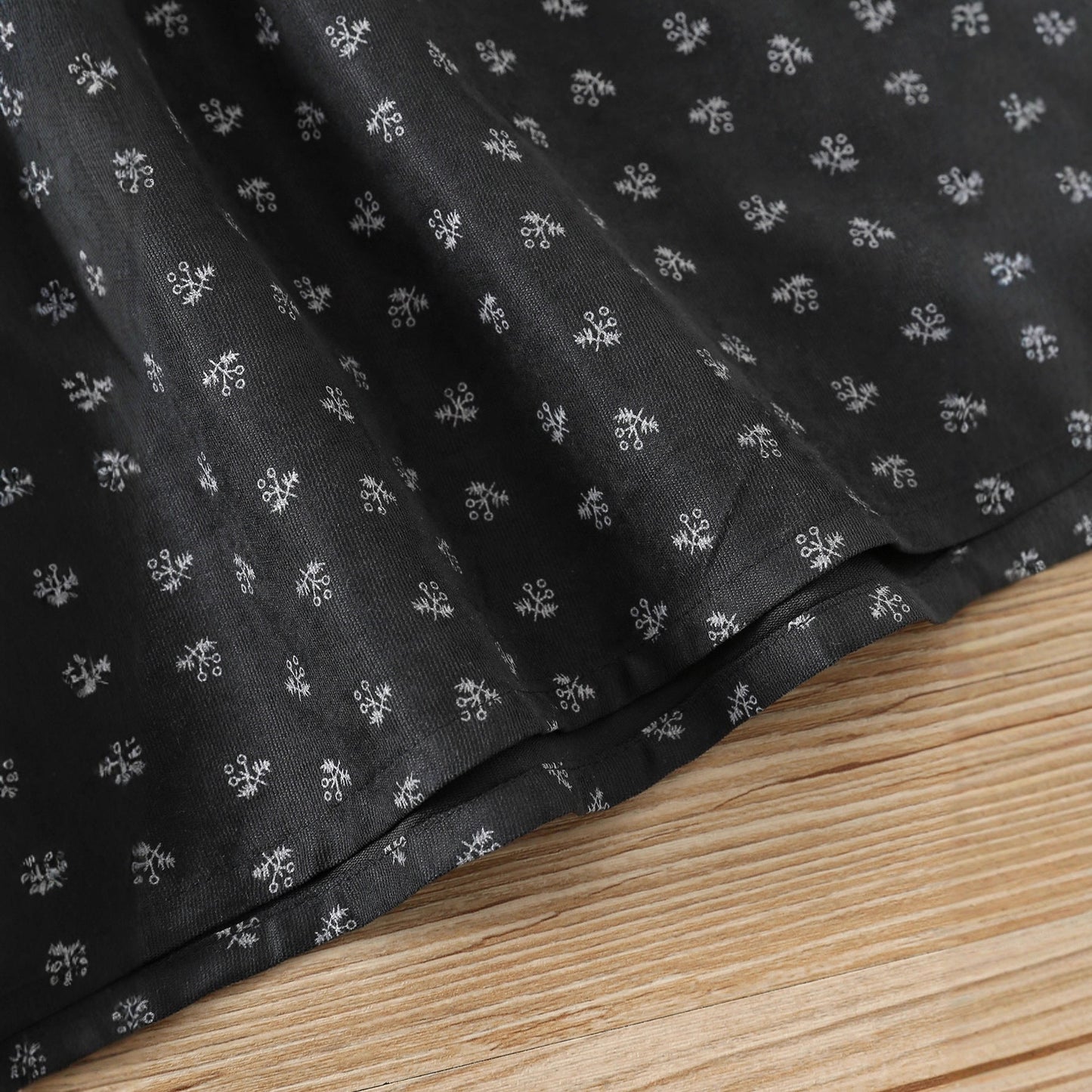 Arrival Autumn Girls Flowers Pattern Long Sleeves Dress with Collar