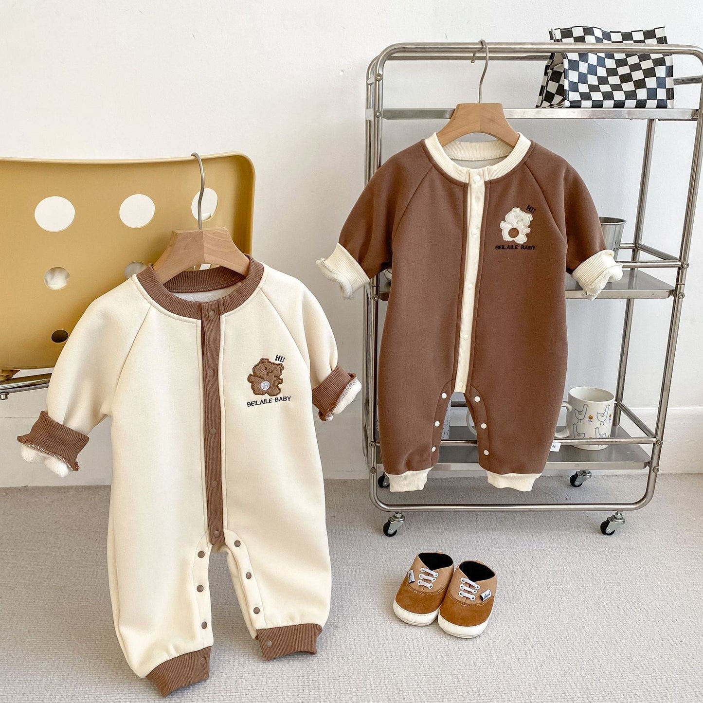 Autumn and Spring Arrival Baby Unisex Simple Teddy Pattern Long Sleeves Cozy Rompers