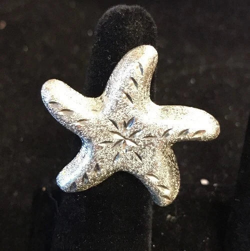 Sterling Silcer Star Ring (Size 6/9g) SKU:A69