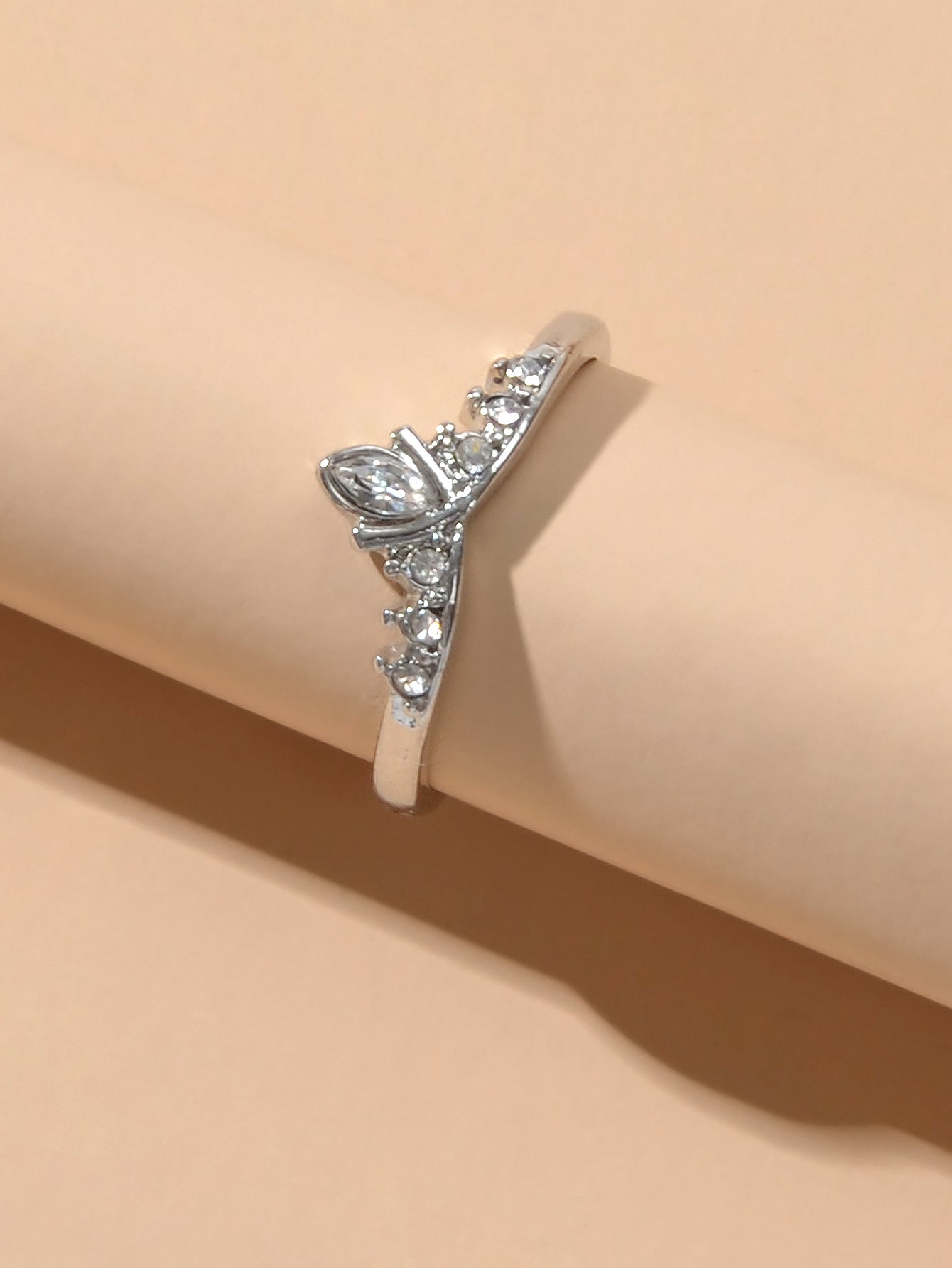 Luxurious Rhinestone Silver Crown Shape Finger Ring Anniversary Wedding Jewelry