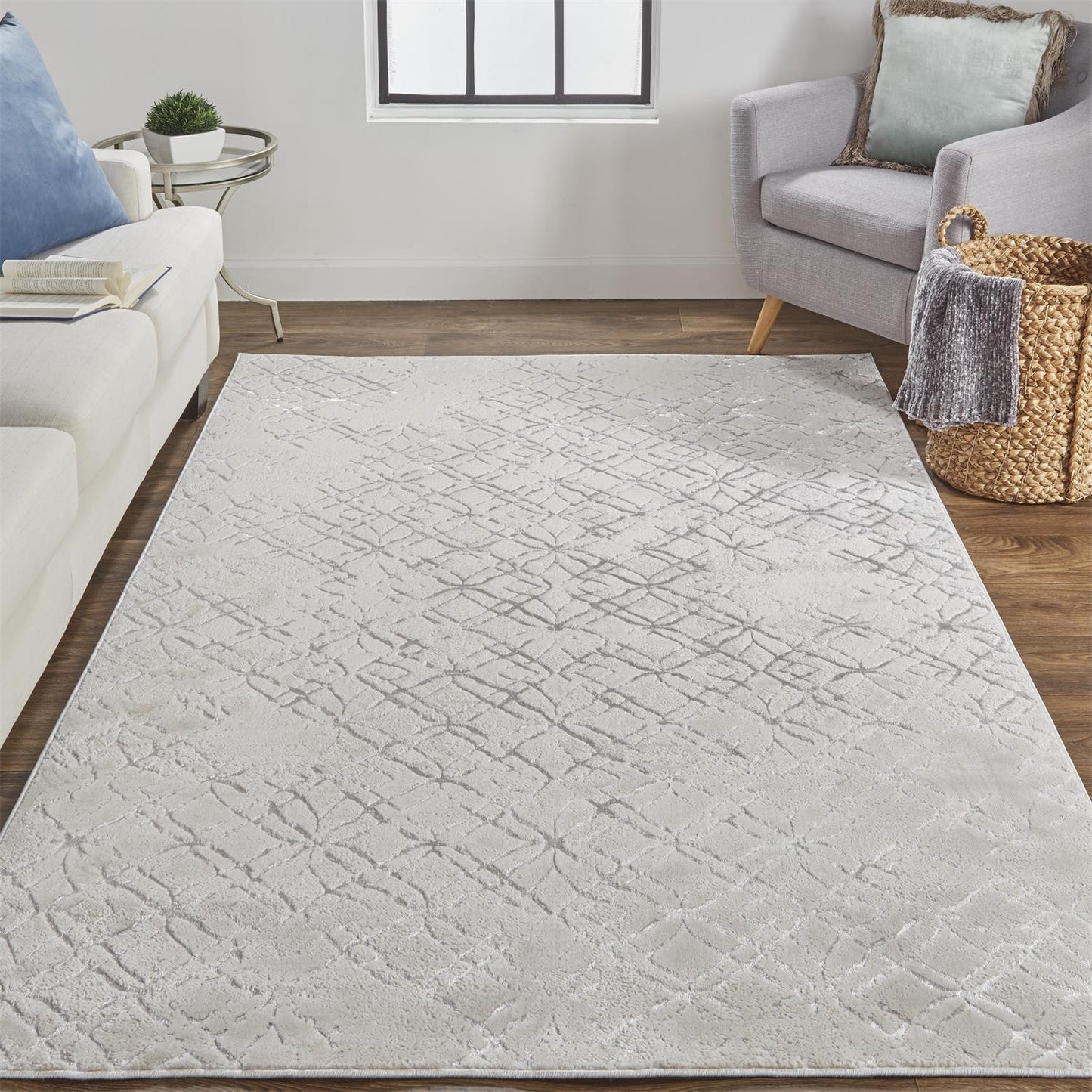 10' X 13' Tan Silver And Gray Quatrefoil Area Rug