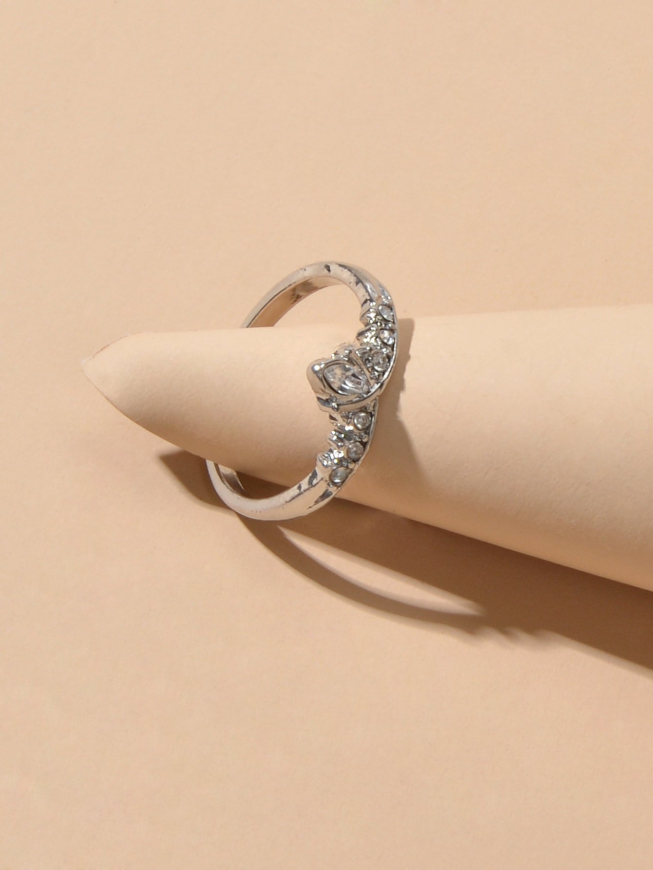 Luxurious Rhinestone Silver Crown Shape Finger Ring Anniversary Wedding Jewelry