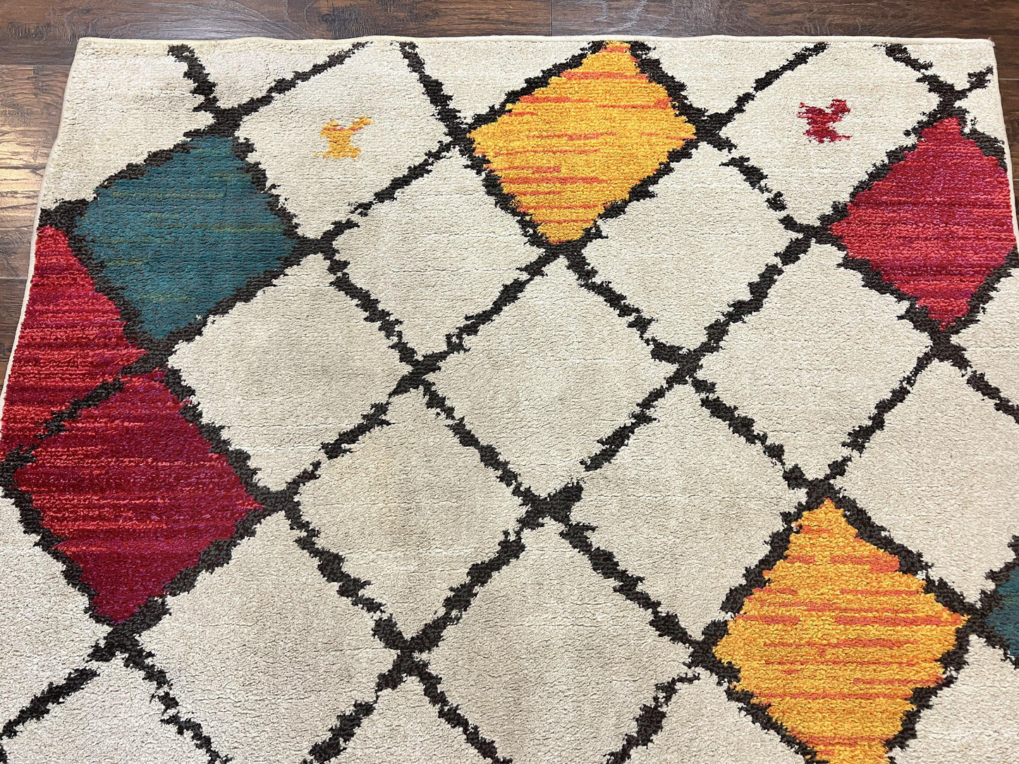 Panel Design Rug 5 x 7.6, Ivory/Beige & Multicolor