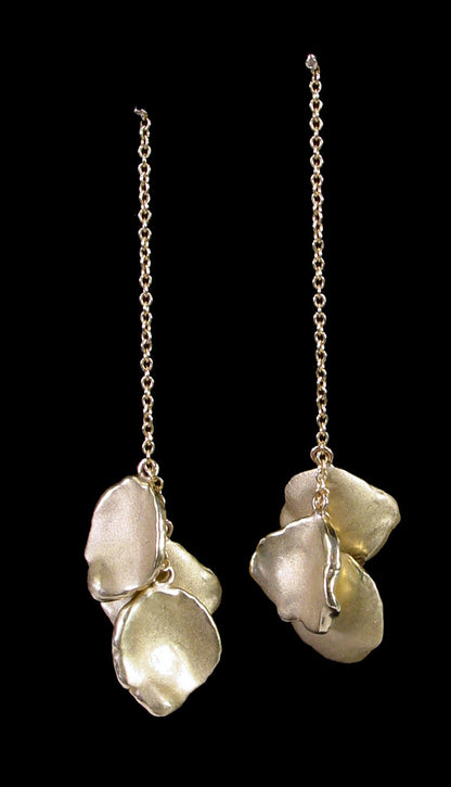Metal Petals. 7 Petal Necklace-18K Gold