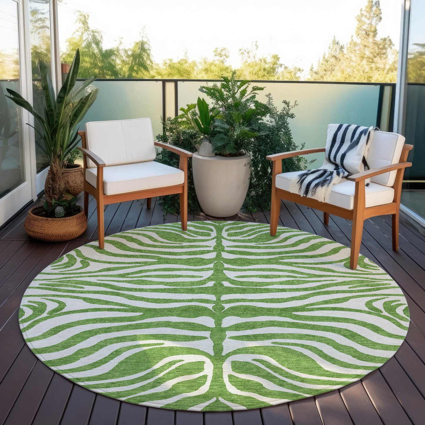 8' Green And Ivory Round Animal Print Washable Indoor Outdoor Area Rug