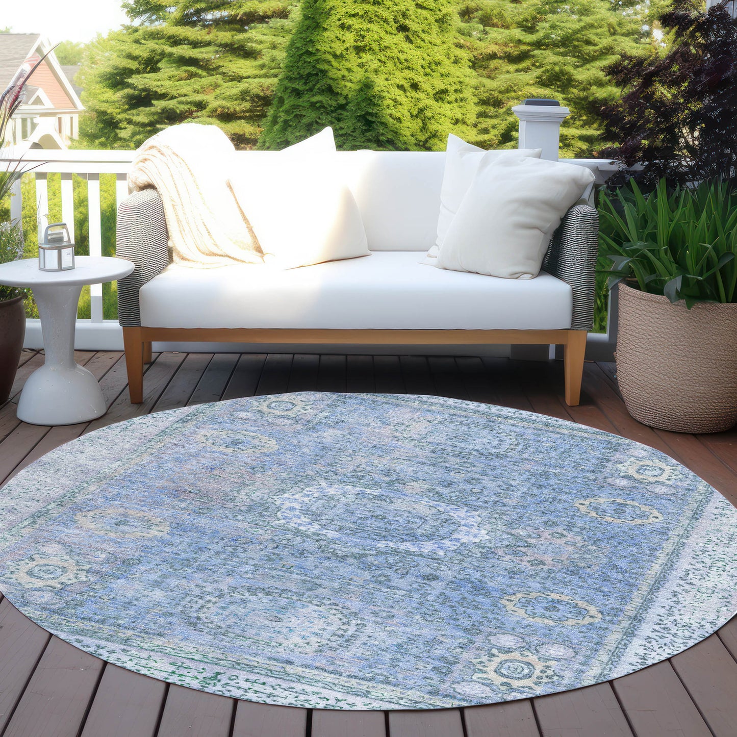 8' Blue And Ivory Round Floral Medallion Washable Indoor Outdoor Area Rug
