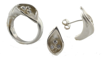 Calla Lily Earrings- 18K Gold with Diamond Centers.-7