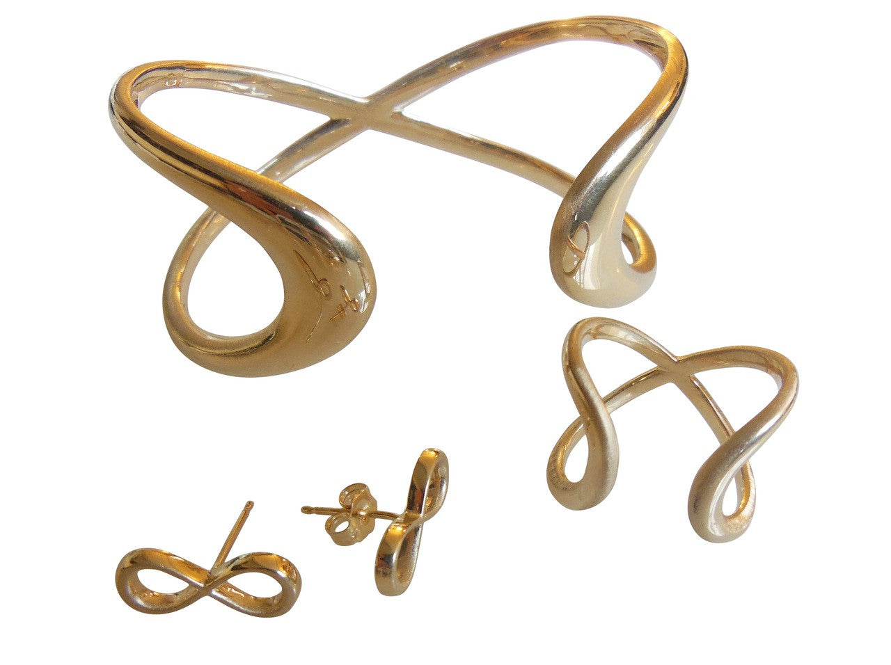 Infinity Ring- 18K Gold. Celebrate the Infinite of Everything.