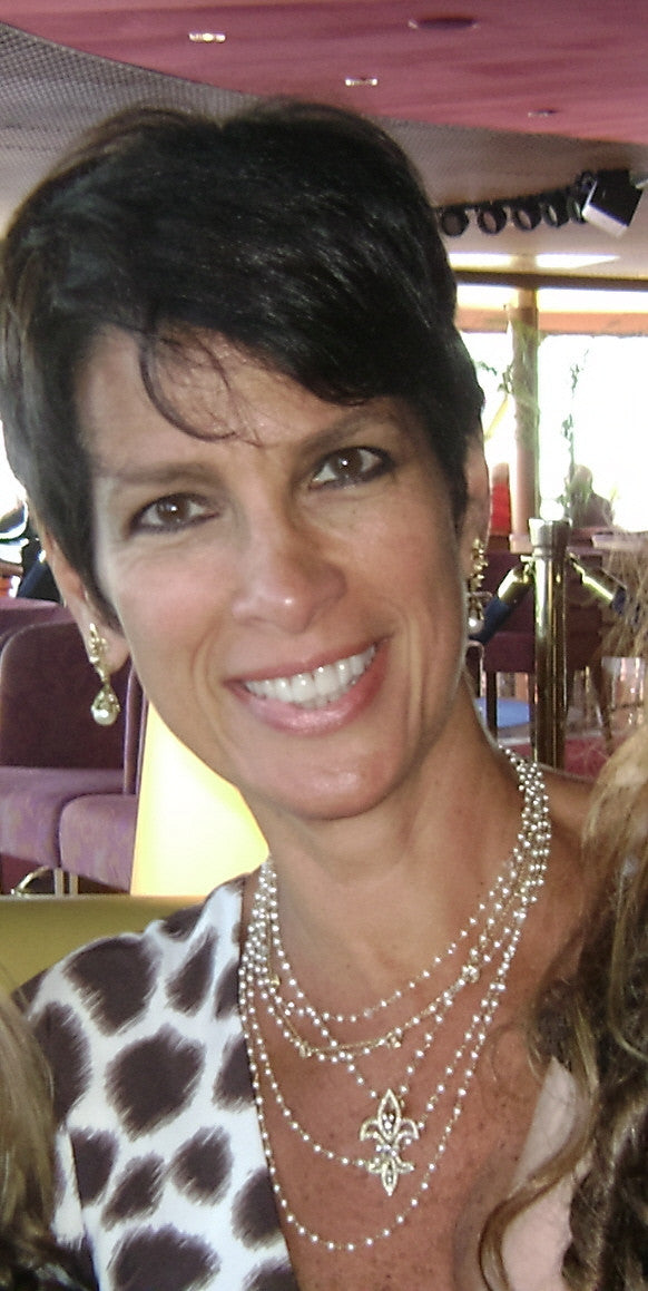 Fleur de Lis Pendant / Necklace, 18K Gold with diamonds.