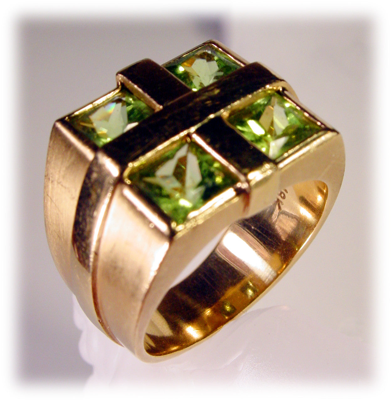 Gift Ring-18K Gold and Peridot