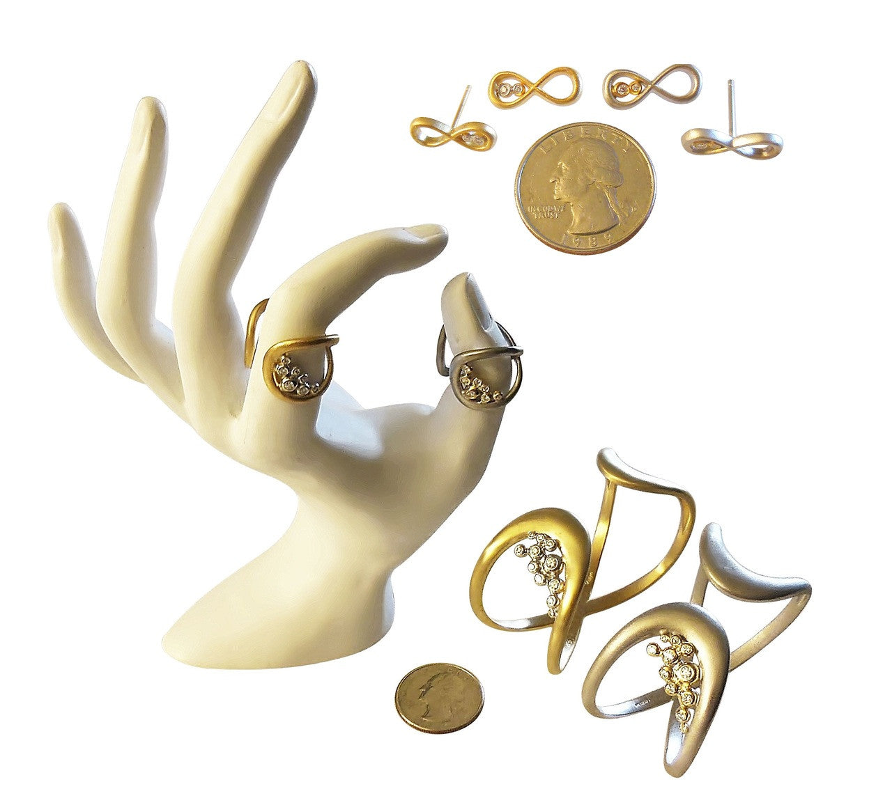 Infinity Cuff Ring: Overflowing Diamond Dots. 18K Gold