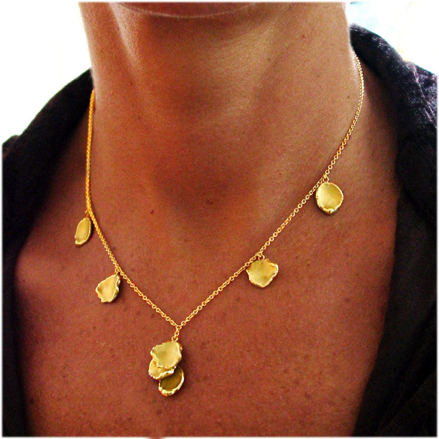 Metal Petals. 7 Petal Necklace-18K Gold