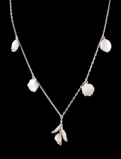 Metal Petals. 7 Petal Necklace-18K Gold