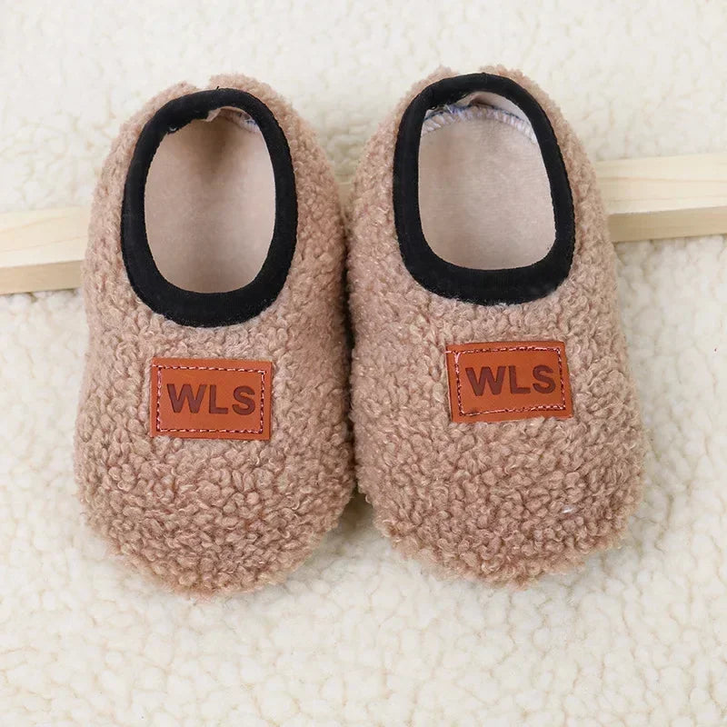 Non-slip slippers for children from 6 months to 4 years