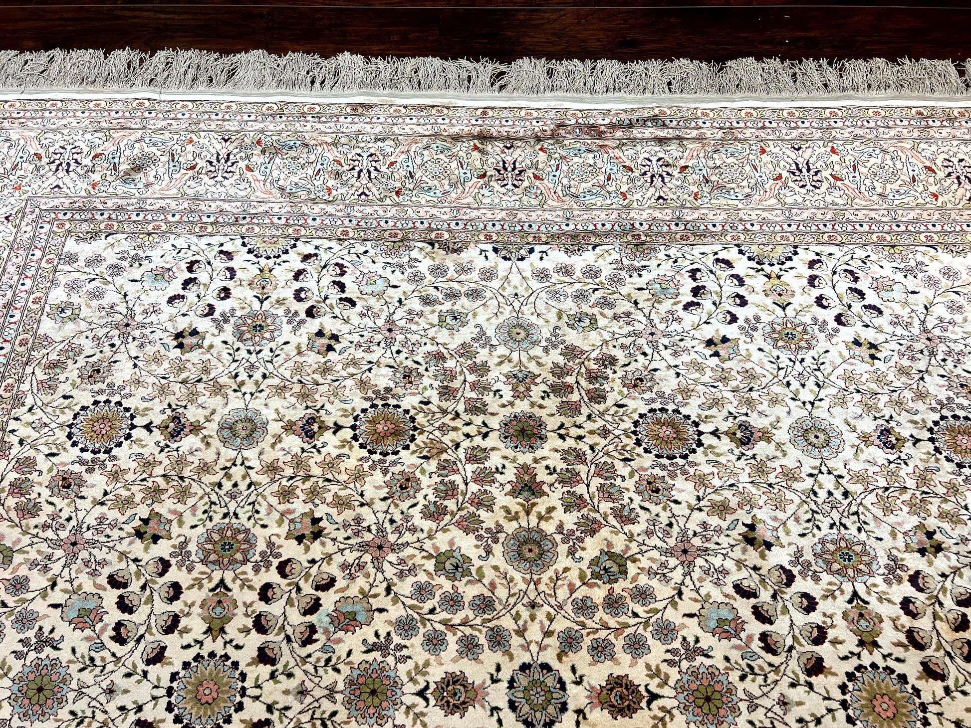 Wonderful Silk Hereke Rug 8x12, Silk Pile on Silk Foundation, Ivory/Cream, Floral Pattern, Handmade, Vintage-2