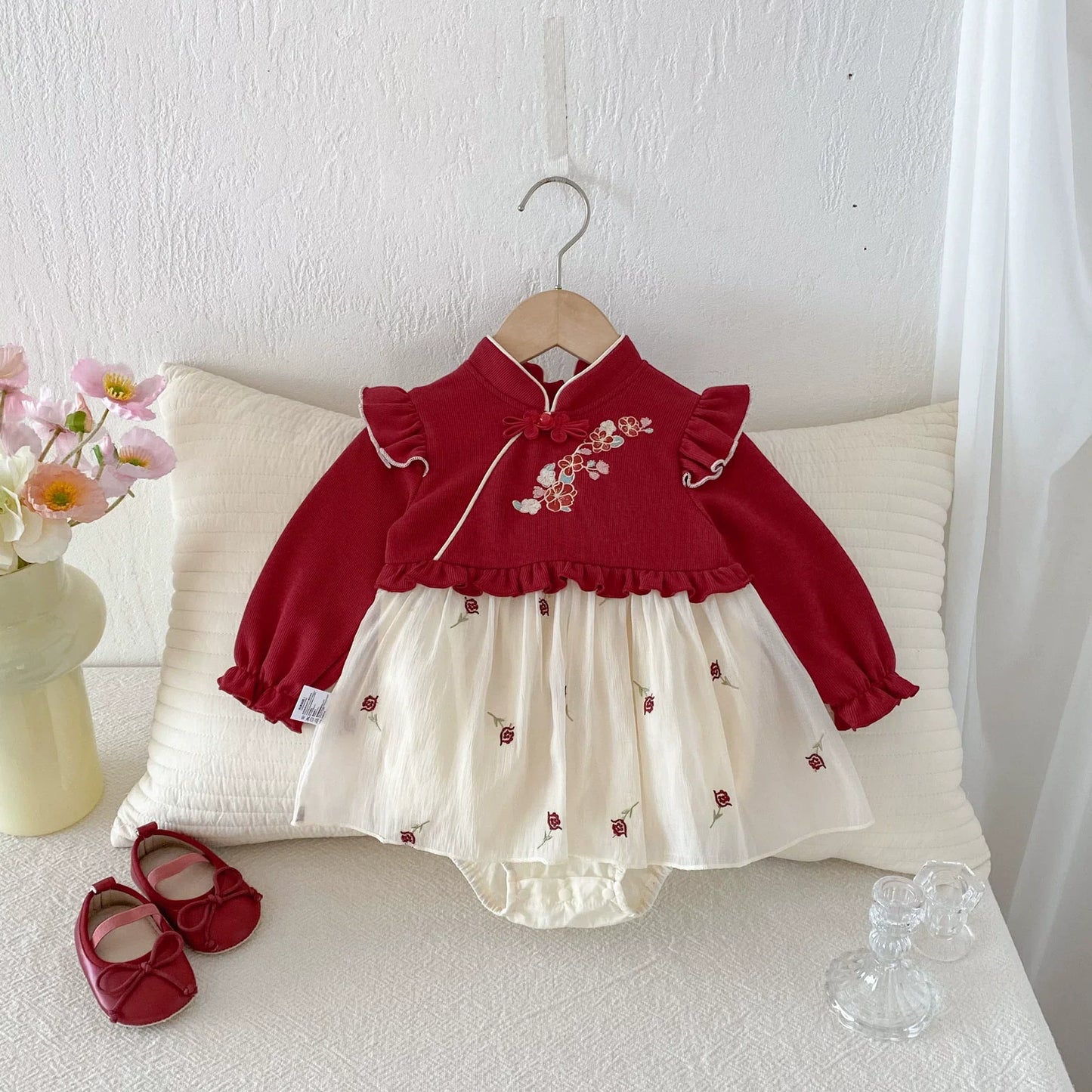 Autumn Arrival Baby Girls Long Sleeves Flowers Embroidered Pattern Color Patchwork Onesies