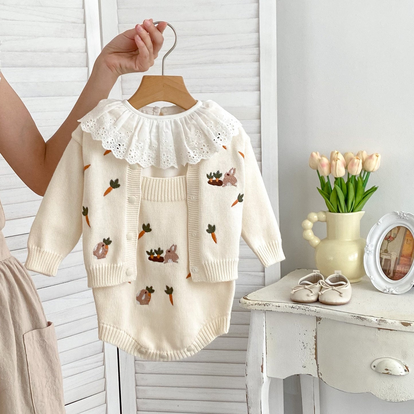 Arrival Autumn Baby Unisex Long Sleeves Cartoon Rabbits Embroidery Pattern Knitted Cardigan and Sleeveless Strap Bodysuits – Clothing Set-1