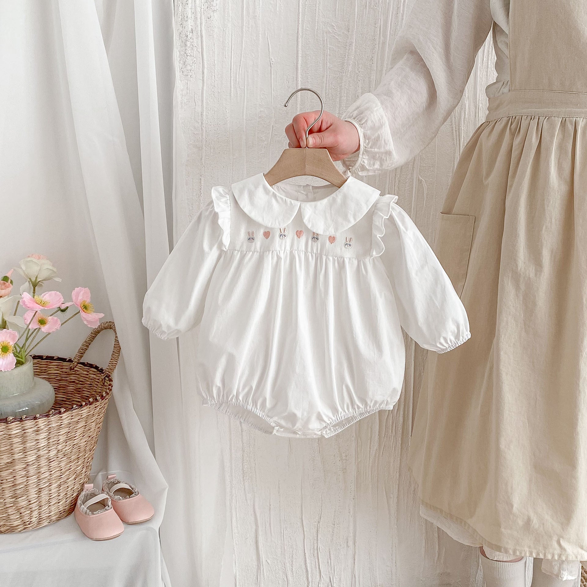 Spring Arrival Baby Girls Cute Rabbits and Heart Pattern Long Sleeves Onesies-0