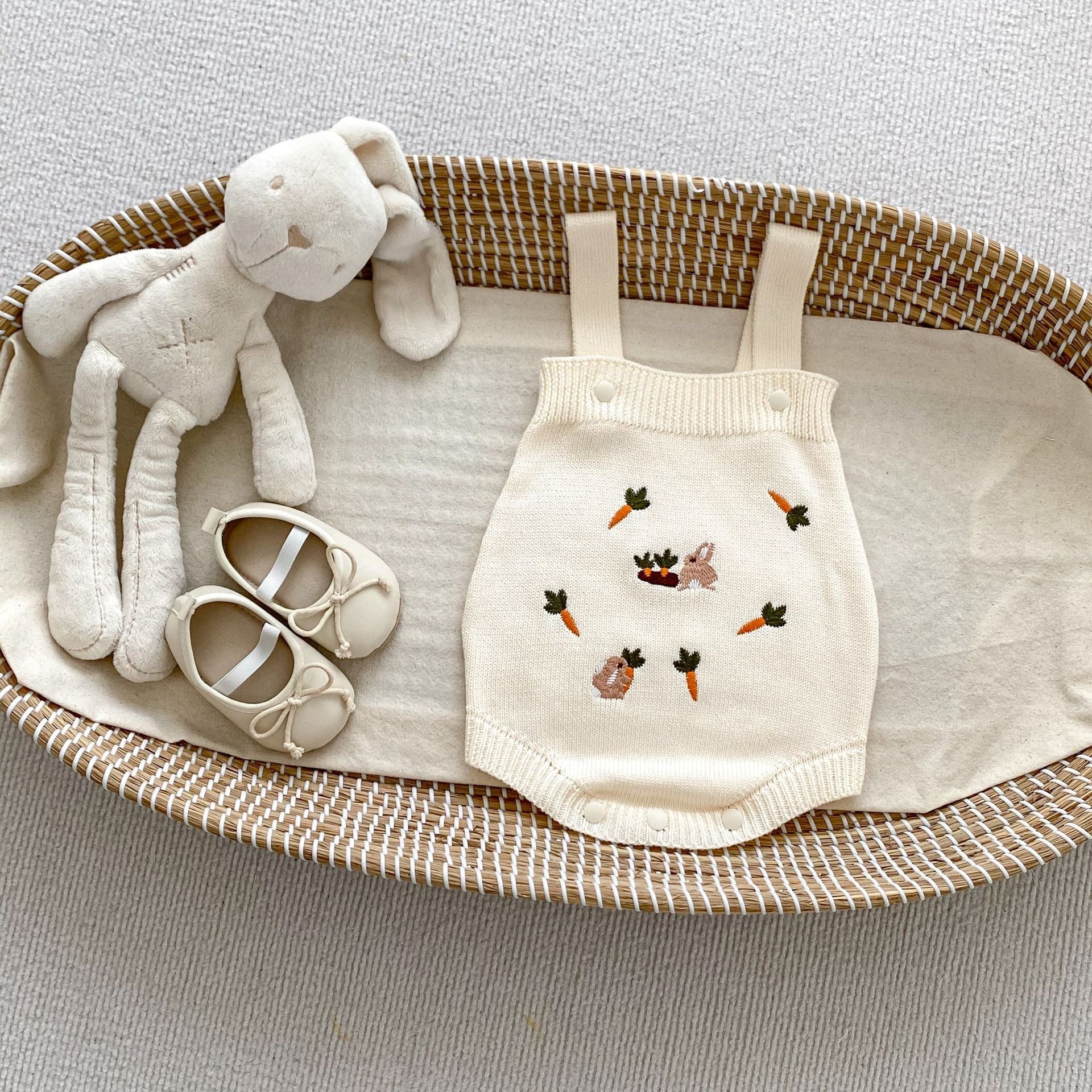 Arrival Autumn Baby Unisex Long Sleeves Cartoon Rabbits Embroidery Pattern Knitted Cardigan and Sleeveless Strap Bodysuits – Clothing Set-3