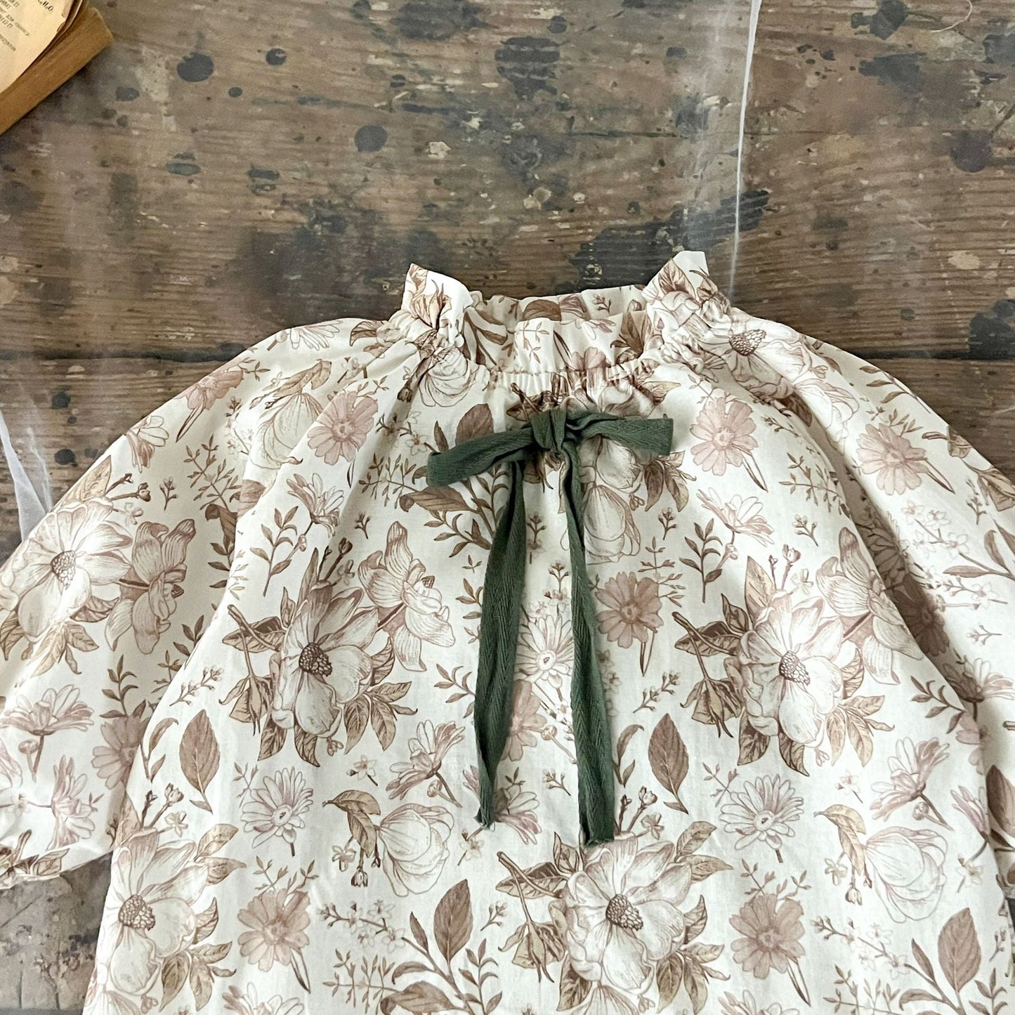 Arrival Autumn Baby Girls Vine Print Bow-Tied Long Sleeves Top And Vintage Strap Overalls Clothing Set-5