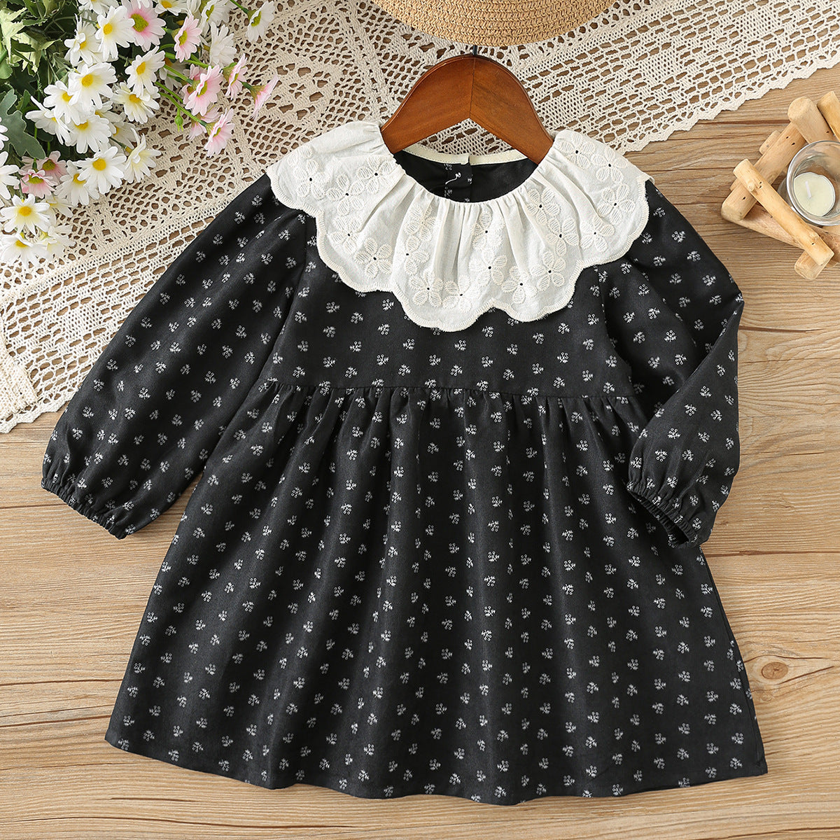 Arrival Autumn Girls Flowers Pattern Long Sleeves Dress with Collar