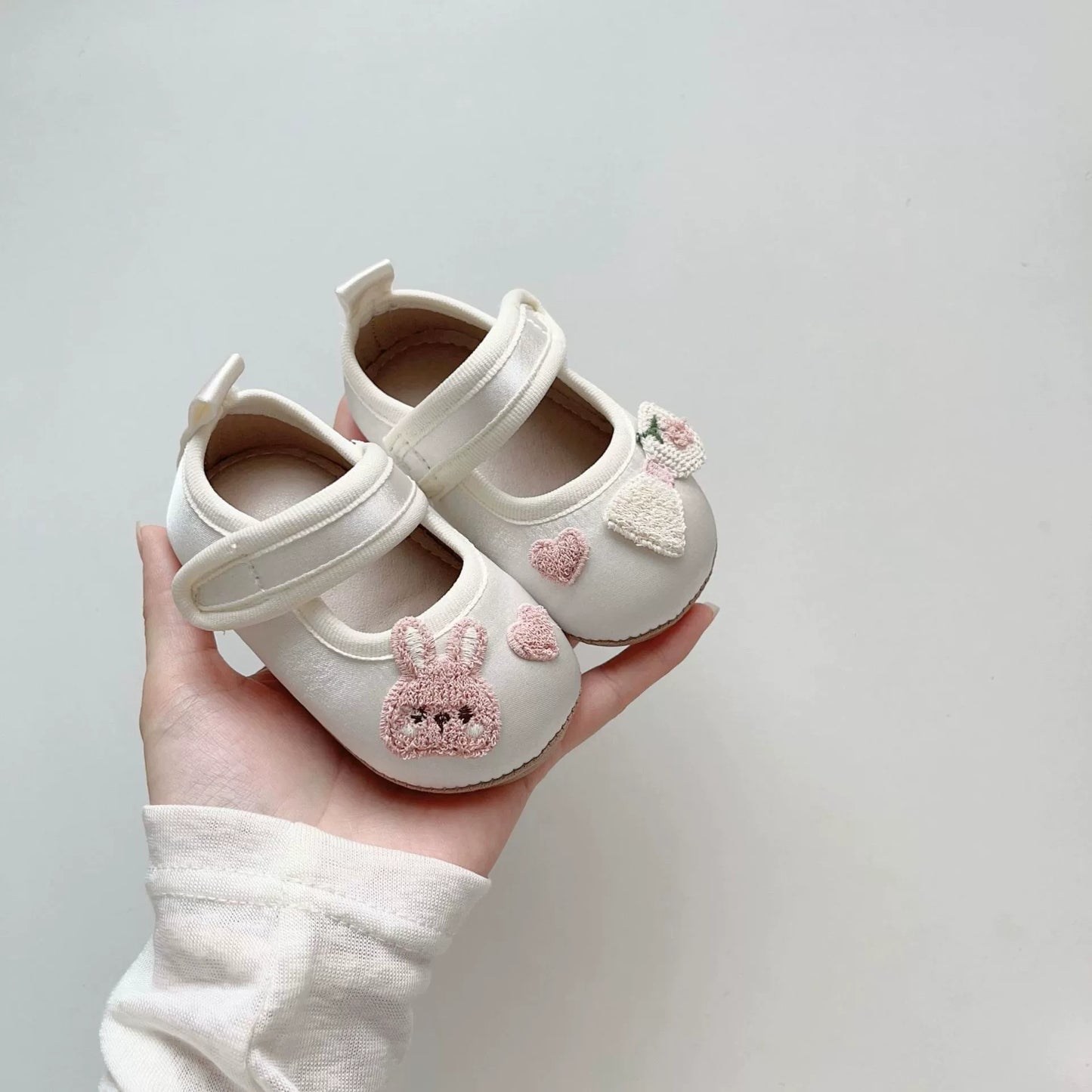 Spring and Autumn Baby Girl Fashion Rabbit and Heart Pattern Toddler Soft-Sole Anti-slip Walking Shoes