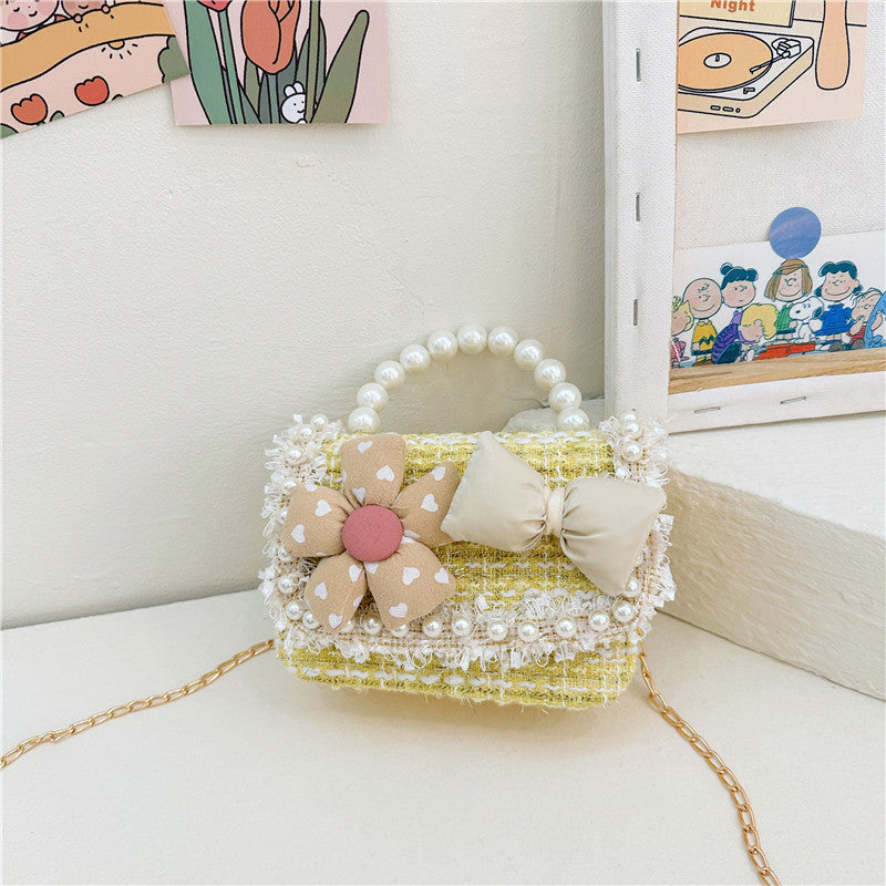 Fashionable And Versatile Carry-On Girls’ Portable 3D Flower And Bow Canvas Crossbody Handbag