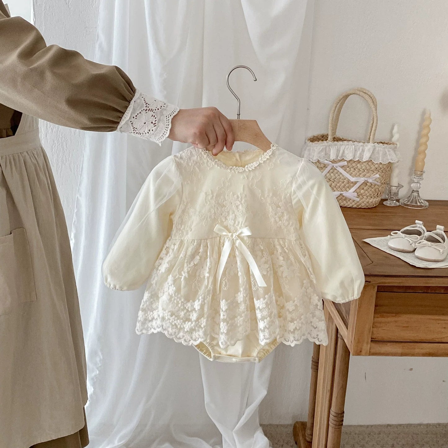 Autumn Arrival Baby Girls Long Sleeves Flowers Pattern Tulle Patchwork Onesies