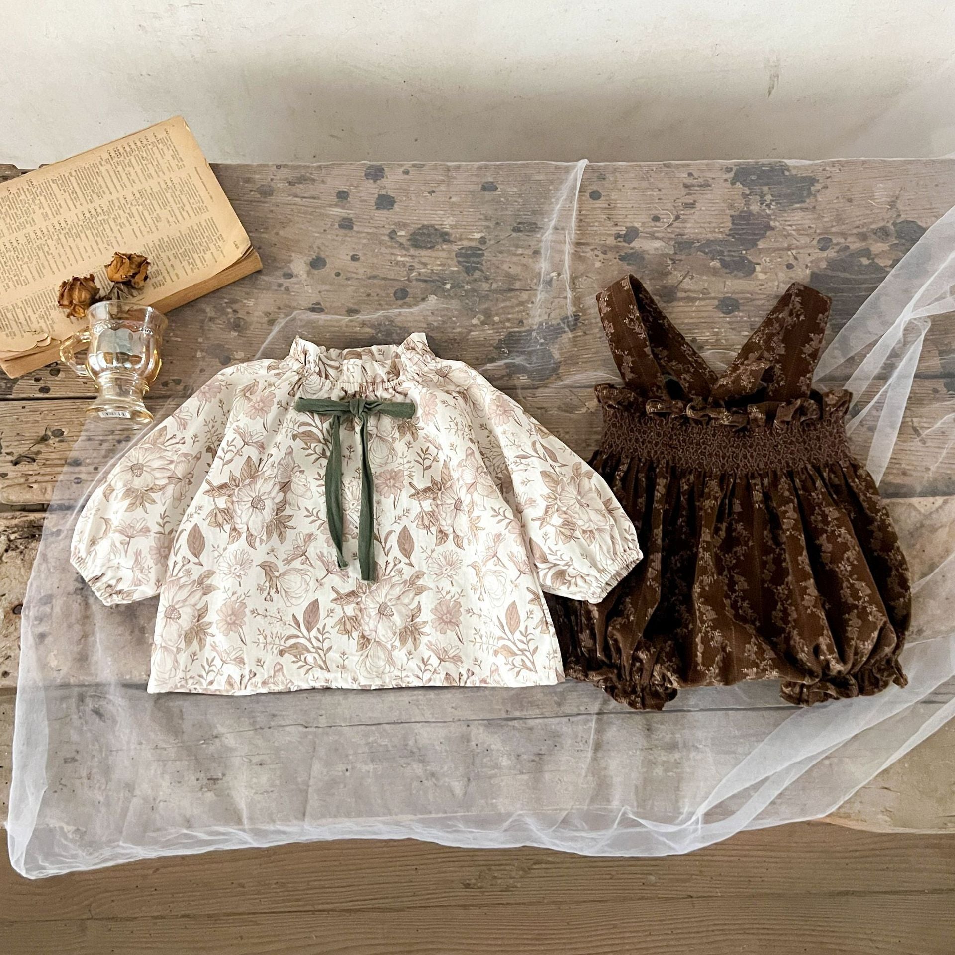 Arrival Autumn Baby Girls Vine Print Bow-Tied Long Sleeves Top And Vintage Strap Overalls Clothing Set-0