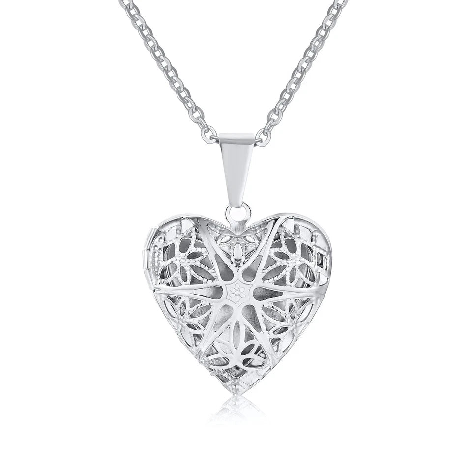 Heart-shaped Pendant necklace Stainless steel hollowed out six-pointed star 20''
