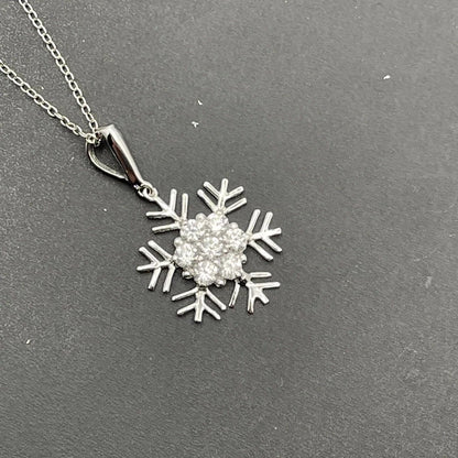 Necklace Silver Snowflake Design with Cubic Zirconia Sterling 925 18”