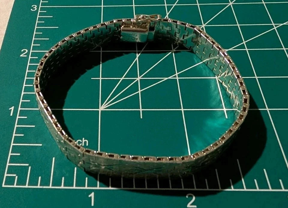 925 Sterling Silver Diamond Cut Flat Bracelet Mexico Star Pattern