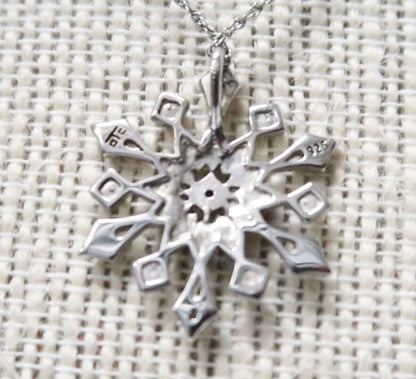 CUTE STERLING SILVER NECKLACE W/ SNOWFLAKE PENDANT 18-1/4"
